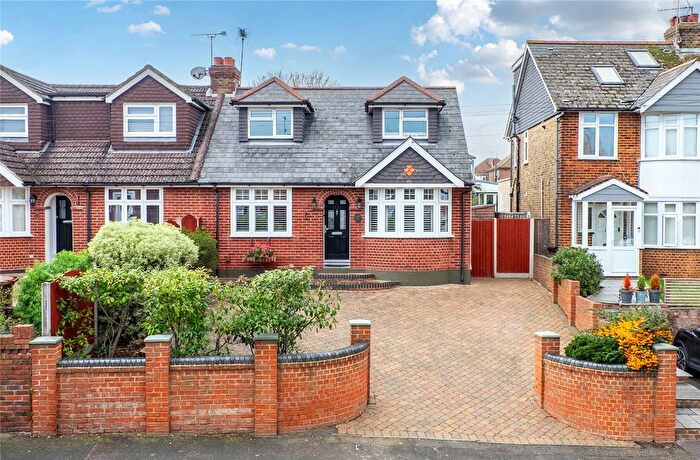 4 Bedroom Bungalow For Sale In Maidstone Road, Rainham, Kent, ME8