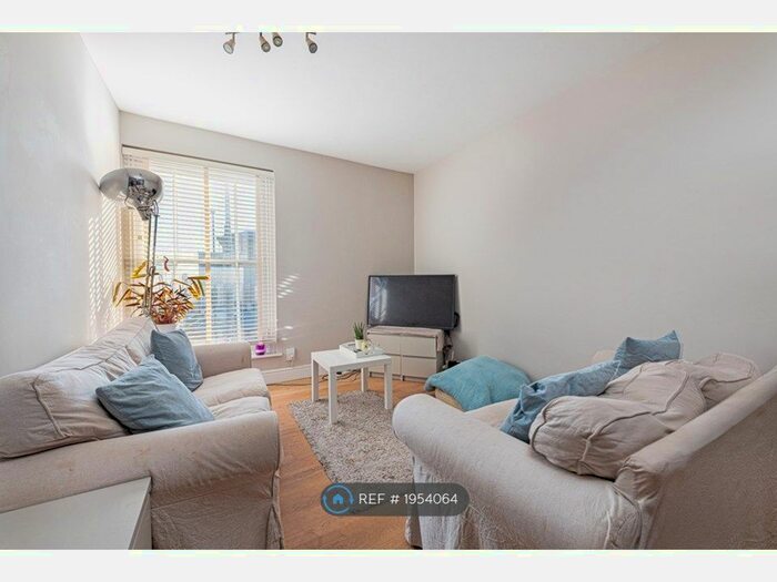 4 Bedroom Flat To Rent In Clapham Road, London, SW9