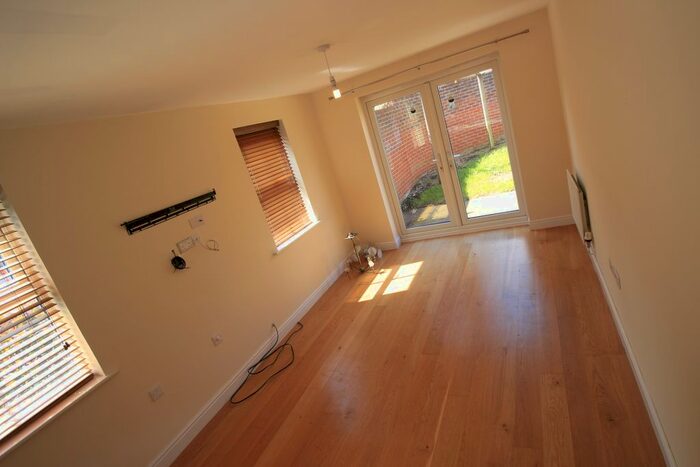 3 Bedroom Detached House To Rent In Pigeon Grove, Bracknell, RG12