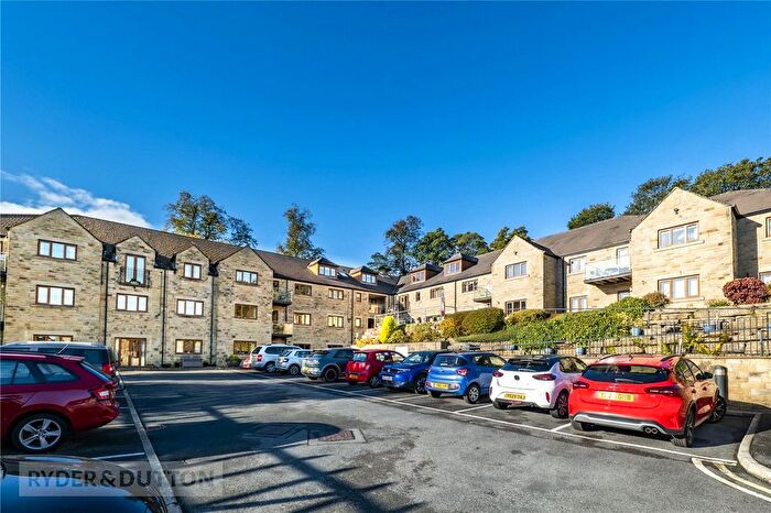 2 Bedroom Flat For Sale In Huddersfield Road, Thongsbridge, Holmfirth, West Yorkshire, HD9
