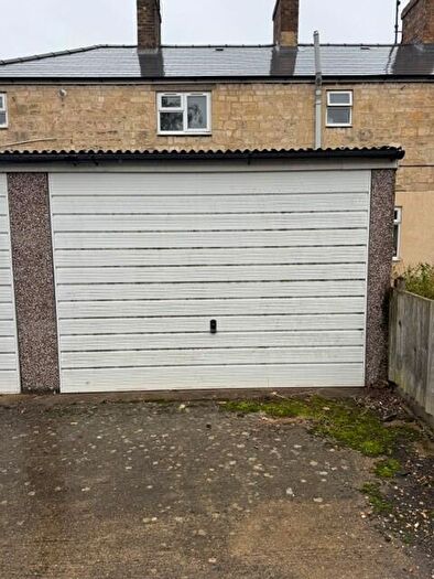 Garage / Parking To Rent In Wharf Road, Stamford, PE9