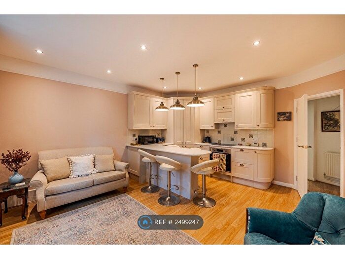 2 Bedroom Flat To Rent In Upper Richmond Road, Putney, London, SW15