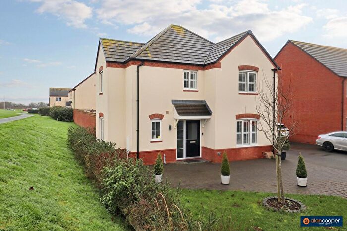4 Bedroom Detached House For Sale In Harvest Way, Weddington, Nuneaton, CV10