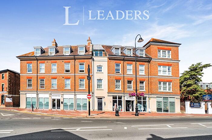 2 Bedroom Flat For Sale In High Street, Tonbridge, Kent, TN9