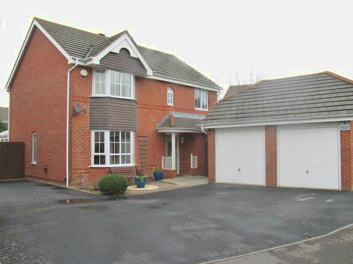 4 Bedroom Detached House To Rent In Charlotte Drive, Gosport, Hampshire, PO12