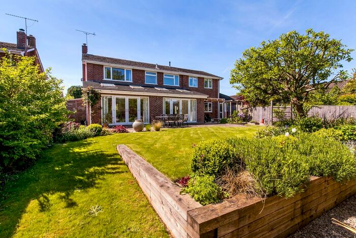 4 Bedroom Detached House To Rent In Courtenay Road, Winchester SO23