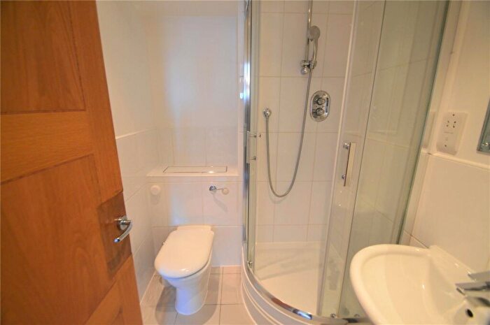 2 Bedroom Apartment To Rent In Park Lane, Croydon, CR0