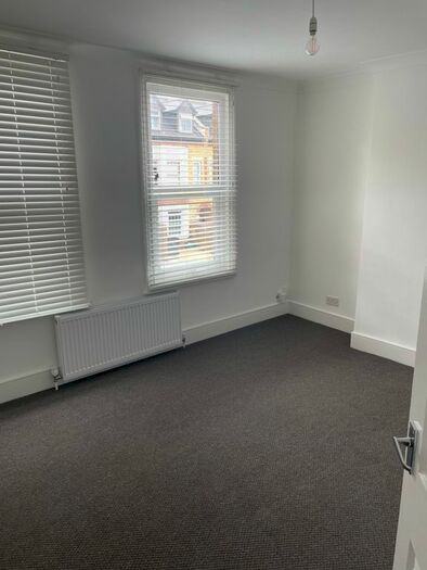 2 Bedroom Flat To Rent In Hartfield Road, London, SW19