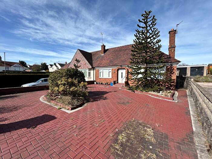 2 Bedroom Semi-Detached Bungalow For Sale In Marine Road, Penrhyn Bay, LL30