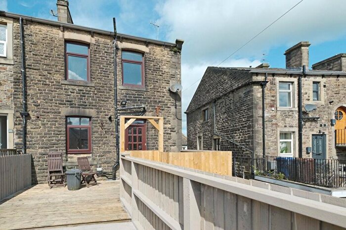 4 Bedroom Duplex To Rent In Church Street, Barnoldswick, Lancashire, BB18