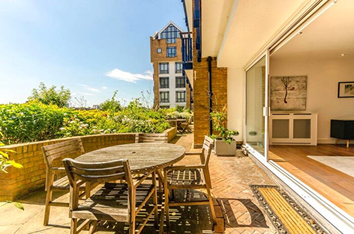 3 Bedroom Flat To Rent In Wapping High Street, Wapping, London, E1W