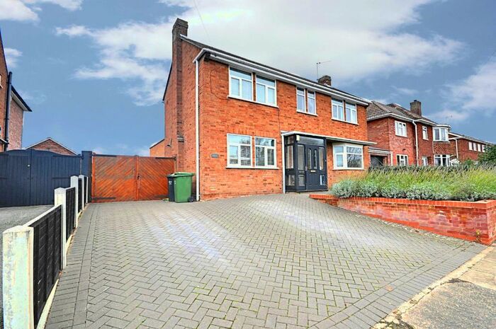 3 Bedroom Detached House To Rent In Northwick Road, Worcester, WR3