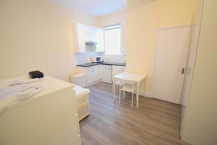 Studio To Rent In Raleigh Close, Hendon, London NW4