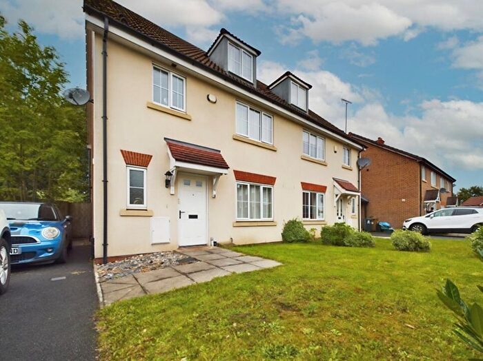 4 Bedroom Semi-Detached House To Rent In Cwrt Y Terfyn, Saltney, Chester, Flintshire, CH4