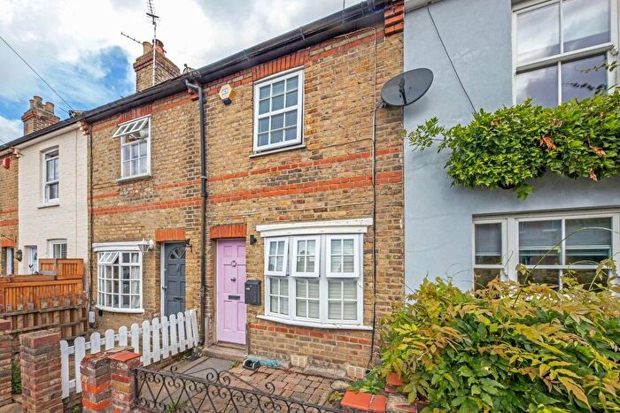 4 Bedroom Terraced House To Rent In Alexandra Road, Thames Ditton, KT7