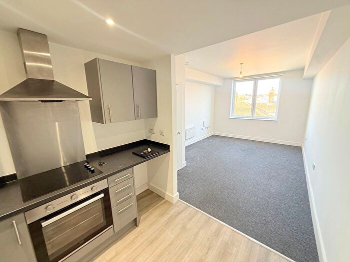 1 Bedroom Flat To Rent In Newton Road, Yeovil, BA20