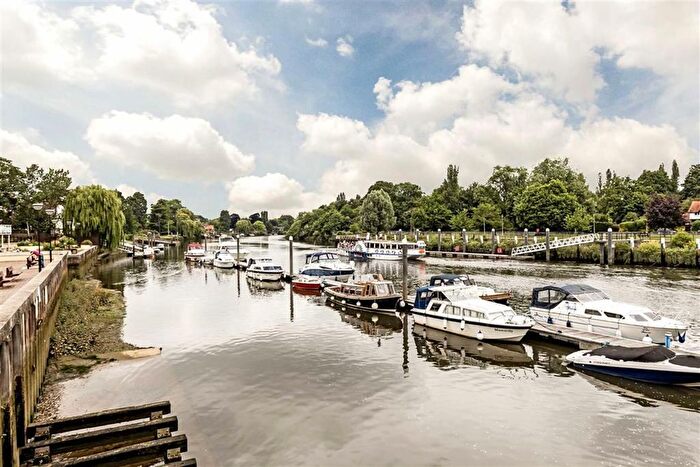 2 Bedroom Flat To Rent In Manor Road, Teddington, TW11