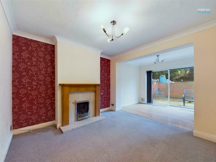 4 Bedroom House To Rent In Bevendean Crescent, Brighton, BN2