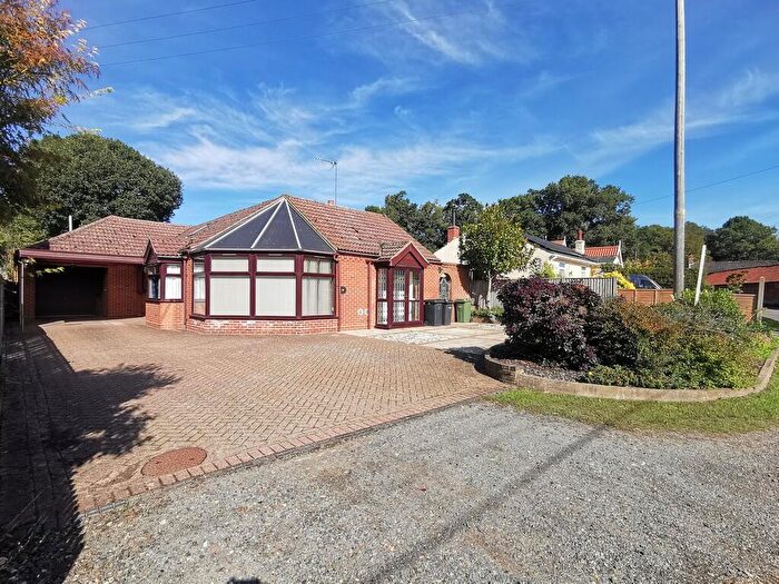 3 Bedroom Detached Bungalow For Sale In The Street, Geldeston, NR34