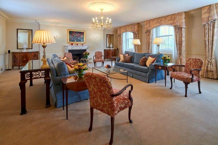 3 Bedroom Flat To Rent In Cheval Hyde Park Gate, South Kensington, SW7