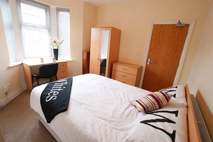 4 Bedroom Terraced House To Rent In Rothersthorpe Road, Far Cotton, Northampton, NN4
