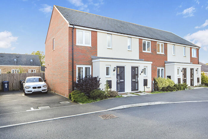 2 Bedroom End Of Terrace House For Sale In Bloomfield Drive, Hinchingbrooke, PE29