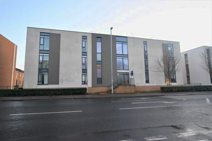 2 Bedroom Flat To Rent In Firepool View, Taunton TA1