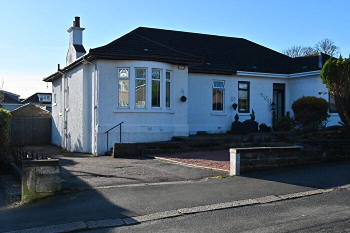 3 Bedroom Semi-Detached Bungalow For Sale In Kinpurnie Road, Paisley, PA1