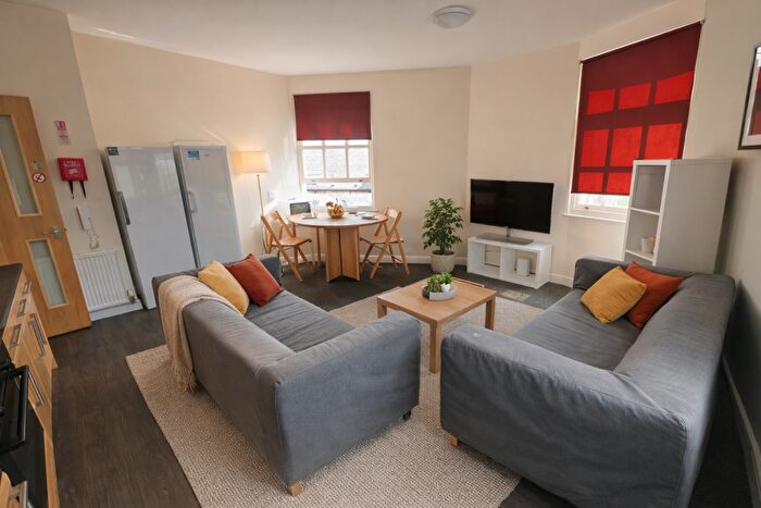 5 Bedroom Flat To Rent In Flat A, Glossop Road, Broomhill, S10