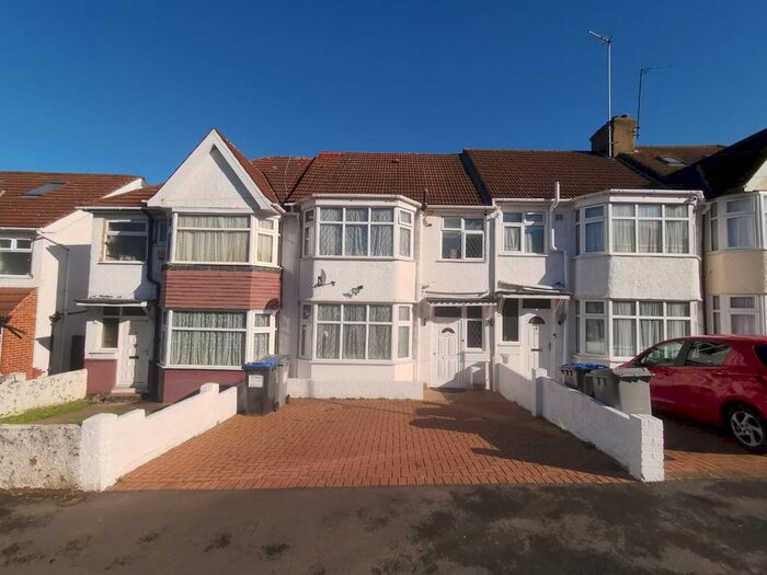 4 Bedroom Terraced House To Rent In Evelyn Avenue, Kingsbury, London, NW9