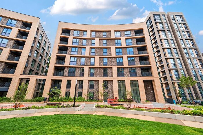 2 Bedroom Flat To Rent In Juniper Crescent, London, SE10