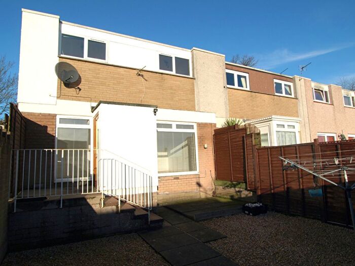 2 Bedroom End Of Terrace House To Rent In Dunbeath Drive, Glenrothes, KY7