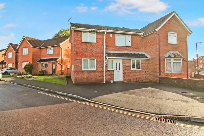 3 Bedroom Semi-Detached House To Rent In Doulton Way, Whitchurch, Bristol BS14