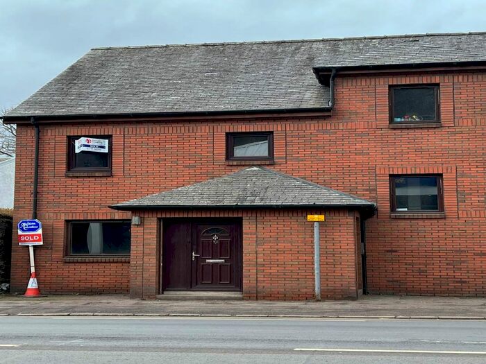 2 Bedroom Flat To Rent In Main Street, Bridgend, Perth, PH2