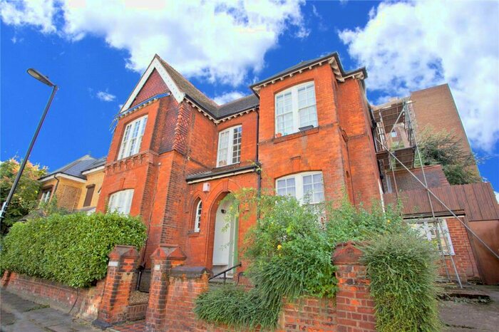 3 Bedroom Apartment To Rent In Vartry Road, London, N15