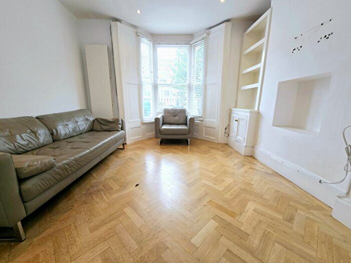 4 Bedroom Terraced House To Rent In Canning Road, Higbury, N5