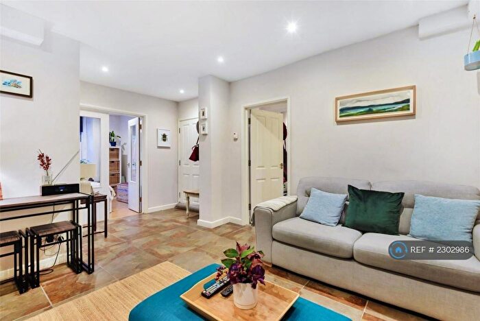 2 Bedroom Flat To Rent In Walcot Buildings, Bath, BA1