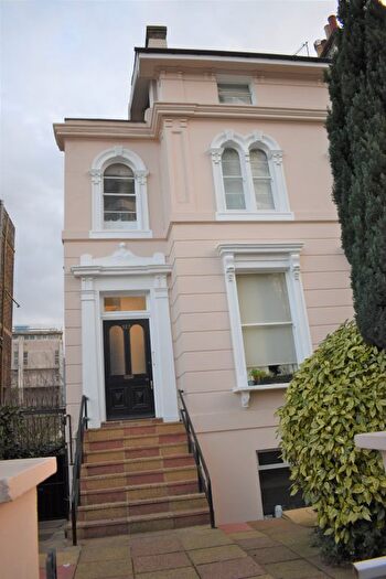 2 Bedroom Flat To Rent In Belsize Road, London, NW6