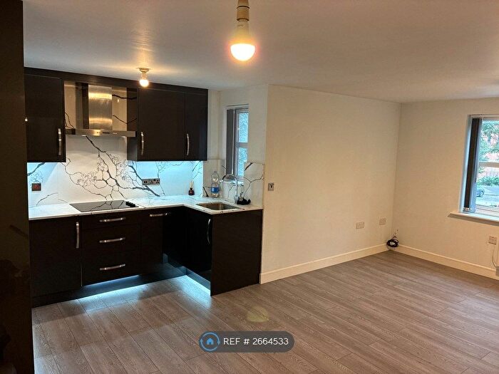 2 Bedroom Flat To Rent In Mill Street, Slough, SL2