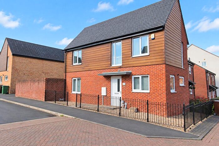 2 Bedroom Semi-Detached House To Rent In Parkside Court Seacroft, Leeds, LS14