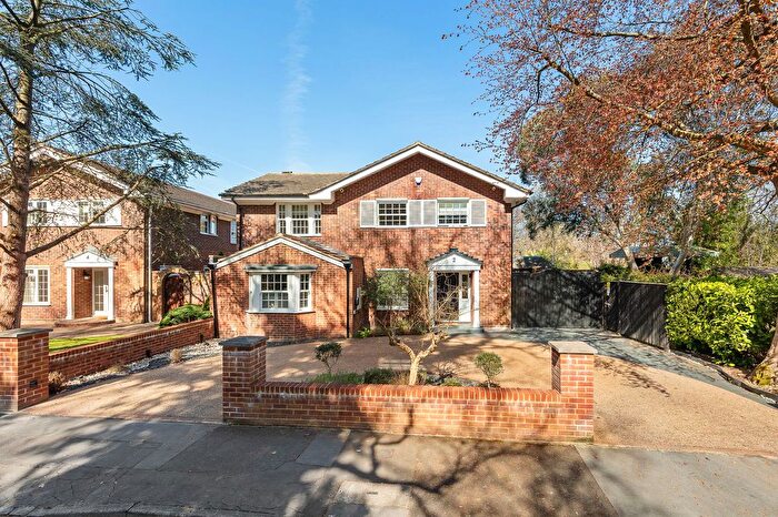 4 Bedroom Detached House For Sale In Inchwood, West Wickham, BR4