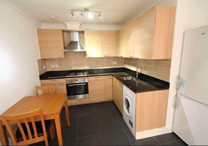 2 Bedroom Flat To Rent In Exeter House, Selly Oak, Birmingham, West Midlands, B29
