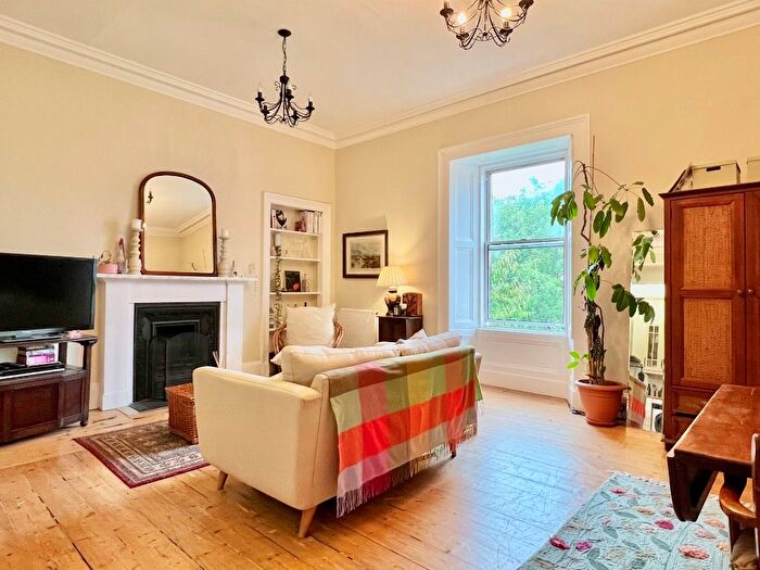 2 Bedroom Flat To Rent In South Clerk Street, Newington, Edinburgh, EH8