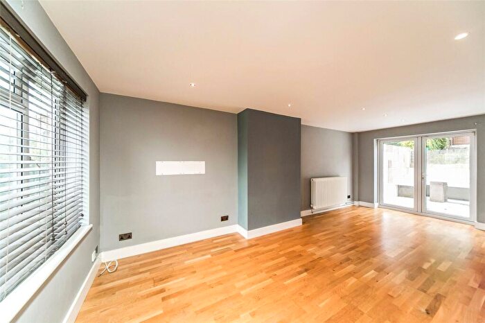 3 Bedroom Terraced House For Sale In Rodway Road, Tilehurst, Reading, RG30