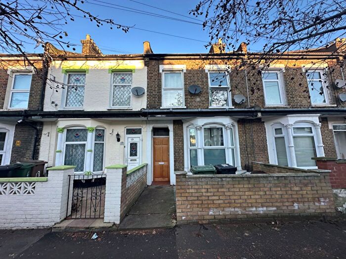 2 Bedroom Flat To Rent In Westdown Road, E15