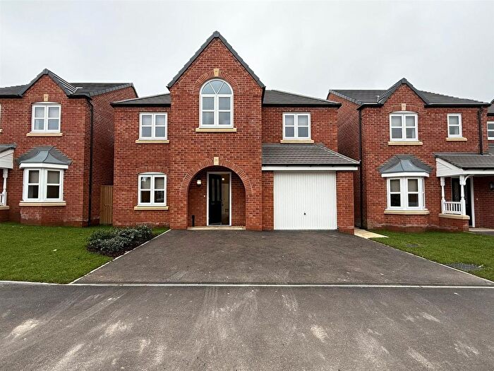 4 Bedroom Detached House To Rent In Rivington Park, Bolton, BL6