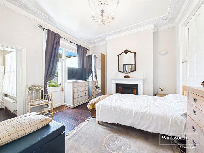 2 Bedroom Flat For Sale In Second Avenue, Hendon, London, NW4