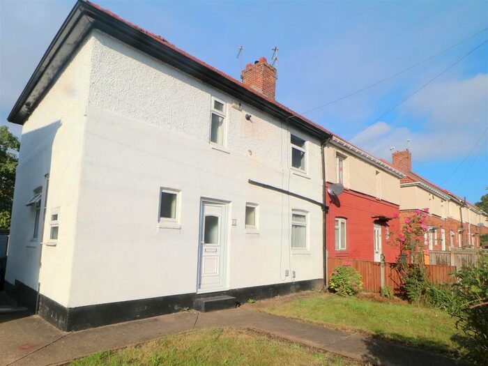 3 Bedroom Semi Detached House To Rent In Bronte Avenue, Balby, Doncaster, DN4