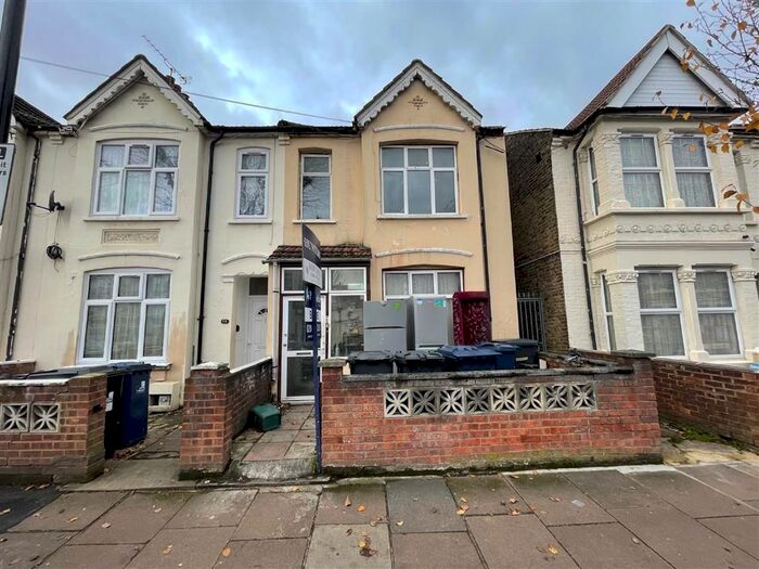 2 Bedroom Flat To Rent In West End Road, Southall, Middlesex UB1