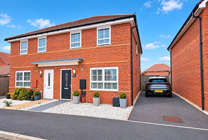 3 Bedroom Semi-Detached House For Sale In Kipling Way, Overstone, Northampton, NN6